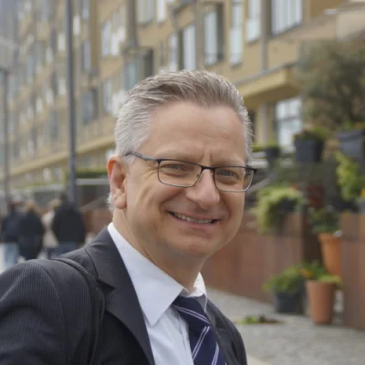 Dr. Bodo Herrmann Dr. Bodo Herrmann