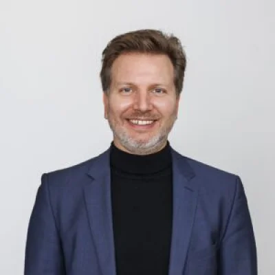 Dr. Simon Sch&auml;fer-Stradowsky